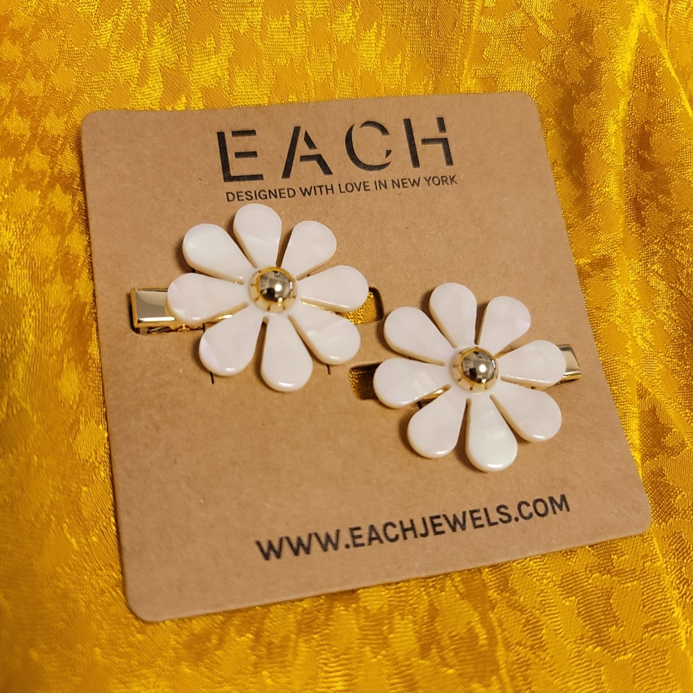 Pearl and gold flower barrettes